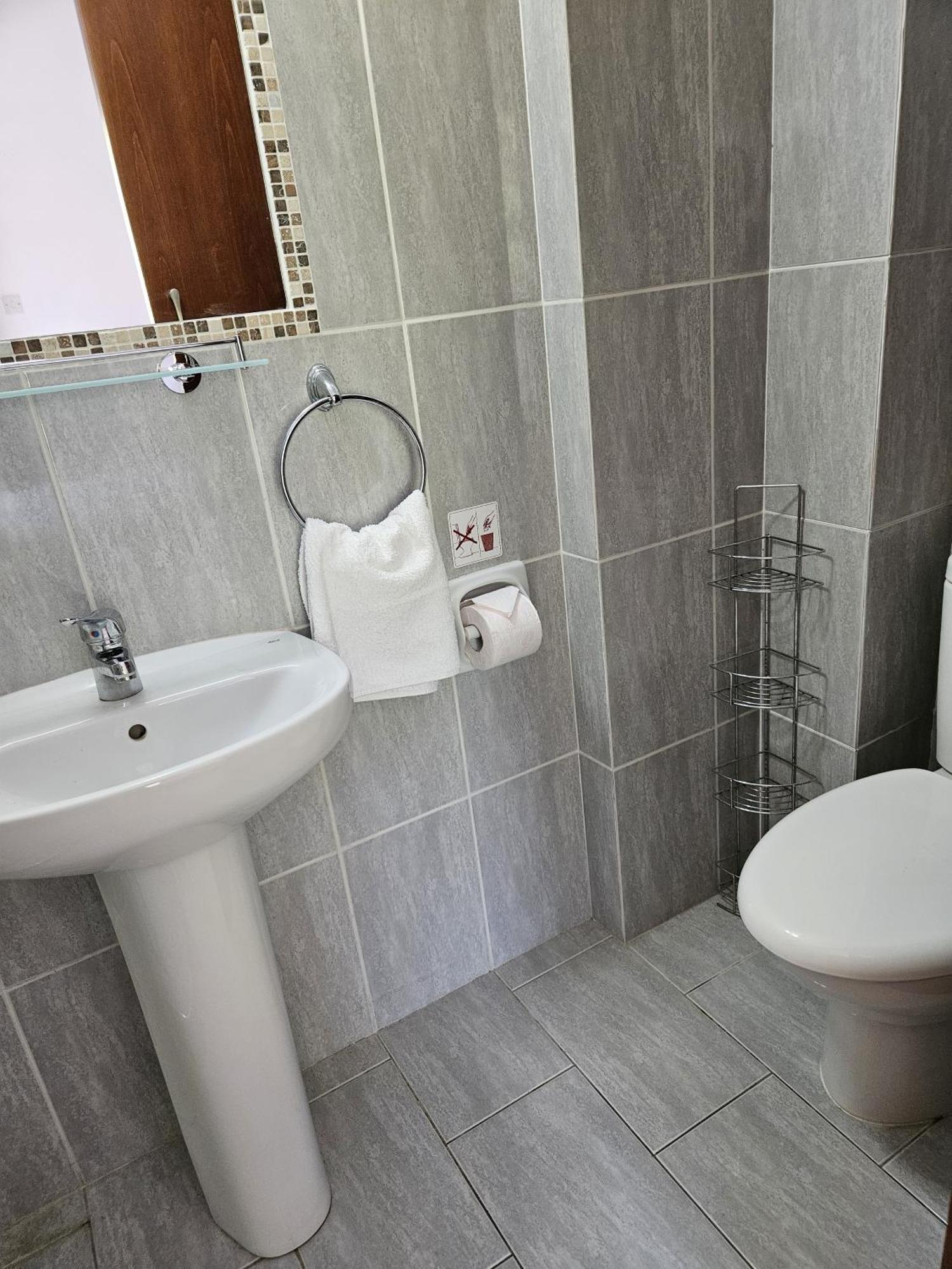 The Brightstay Paphos, 2 Bed Apt, Paphos Riviera, Universal エクステリア 写真