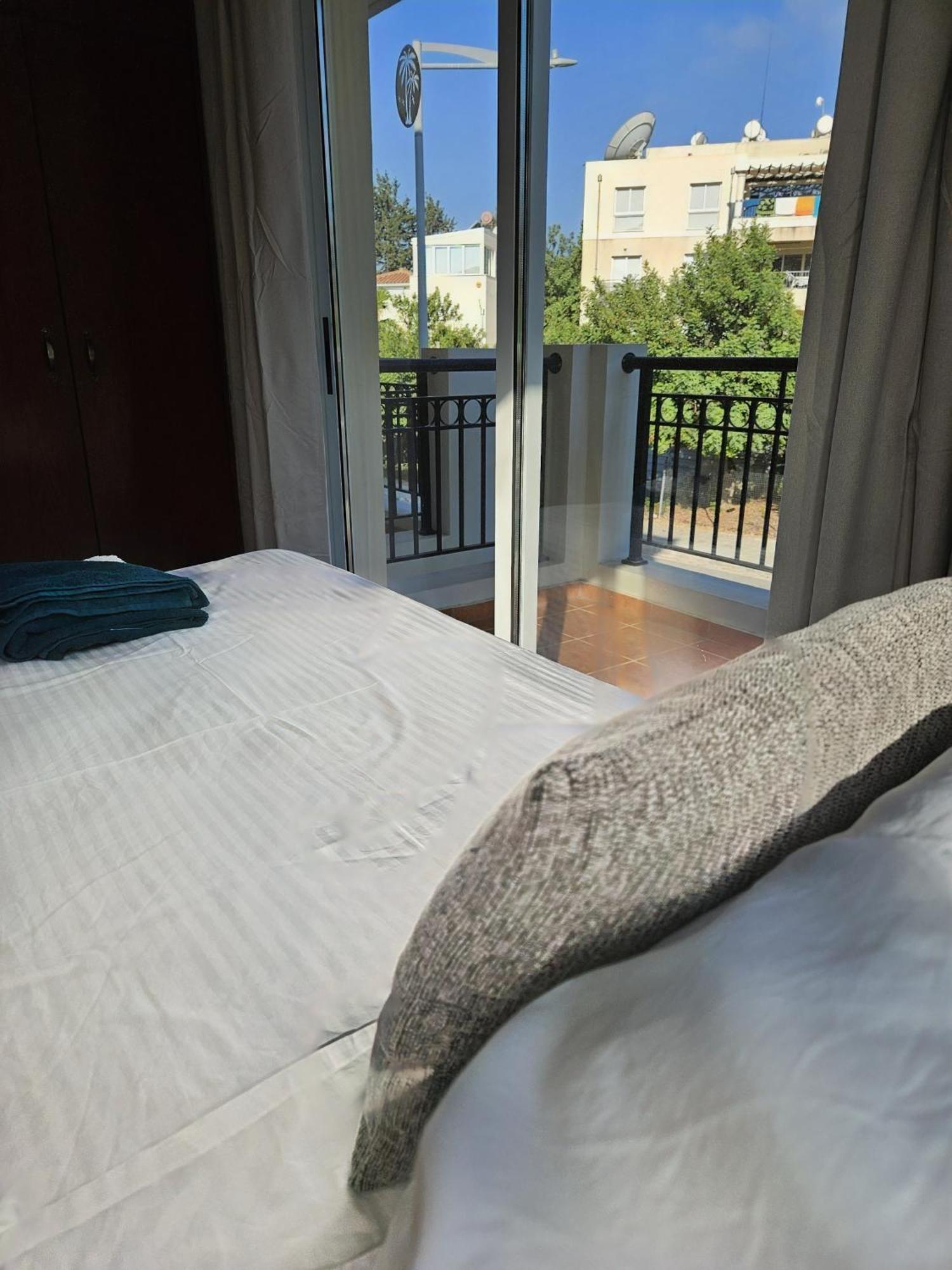 The Brightstay Paphos, 2 Bed Apt, Paphos Riviera, Universal エクステリア 写真